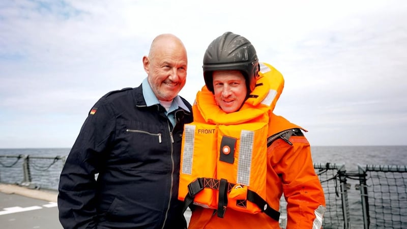 Rosin & Kumptner – Mission mittendrin!: Zwischen Militärschiff und Reeperbahn: Zwei Spitzenköche auf Abwegen