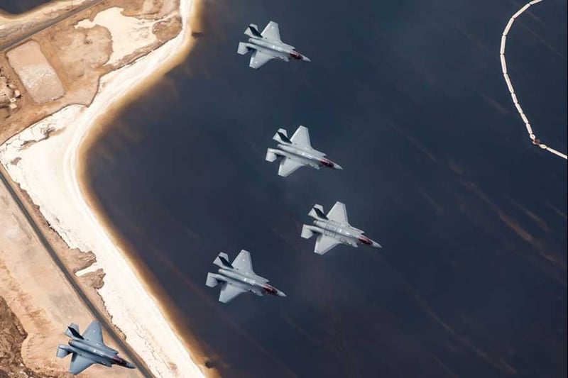 İsrail'den operasyon tehditlerini sürdürdüğü Lübnan'a hava saldırısı