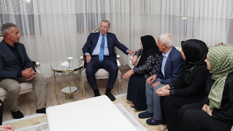 Cumhurbaşkanı Erdoğan Adıyaman'da depremzede Kizir ailesinin misafiri oldu