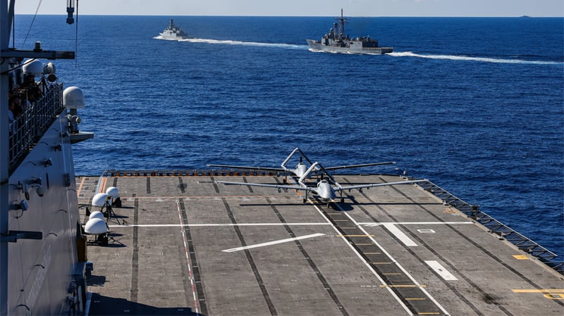 Gökyüzünde tarihi an! TB3'ten art arda üç tam isabet