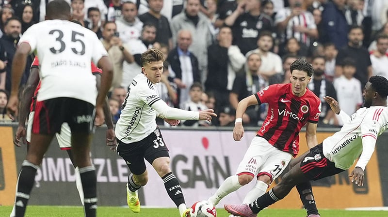 Beşiktaş'tan açıklama! Siyah beyazlılar sakatlığı duyurdu