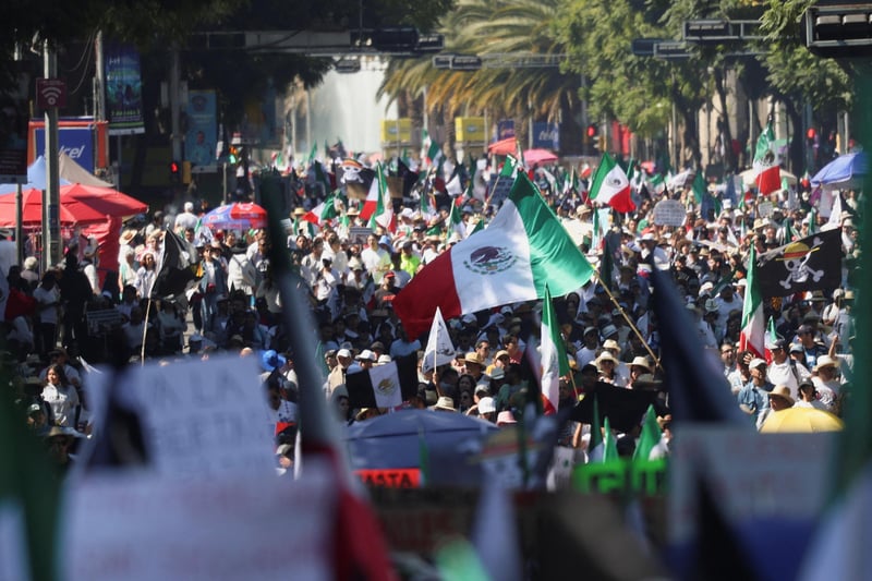 Mexique: manifestation contre la politique sécuritaire du gouvernement et la corruption