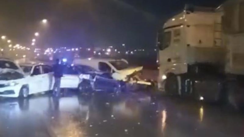 Gaziantep'te zincirleme kaza! 12 araç birbirine girdi: 13 yaralı