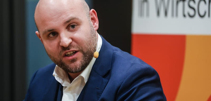 Frohnmaier zu Friedensplan – „Wer so etwas glaubt, baut weiterhin Luftschlösser“