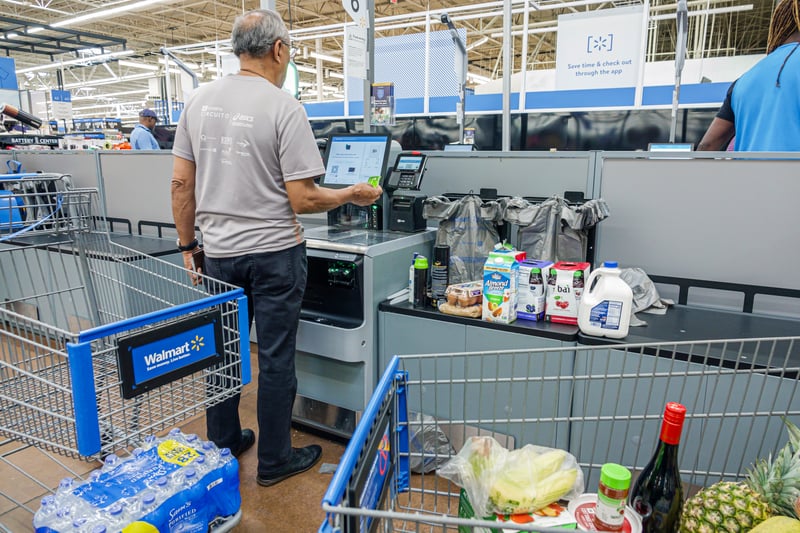 New Ohio law could require Walmart, Costco to accept cash for payments