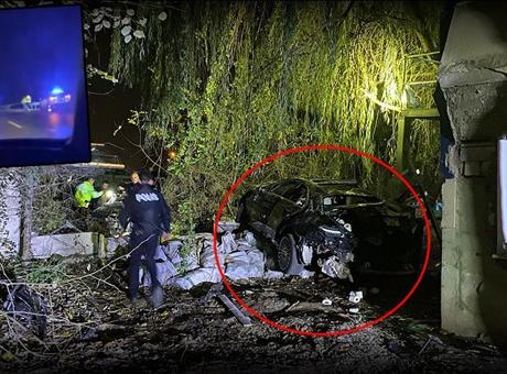 Sakarya'da feci kaza! Köprü üstünde çarpışan otomobiller bahçeye uçtu: 1 ölü, 4 yaralı