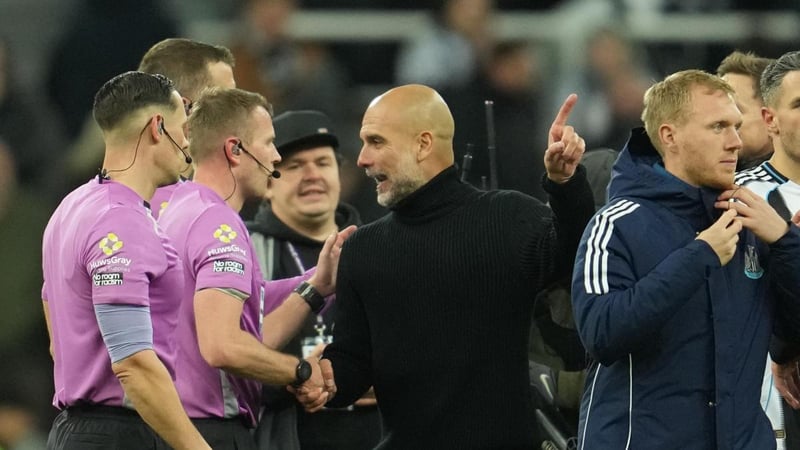 Vaya final de partido de Guardiola: discutió con el árbitro, con Bruno Guimaraes y con un cámara