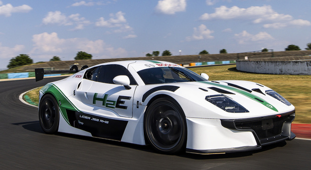 In pista con la Ligier Js2 H2e, il prototipo a idrogeno per la Bosch Engineering impiega per implementare la tecnologia