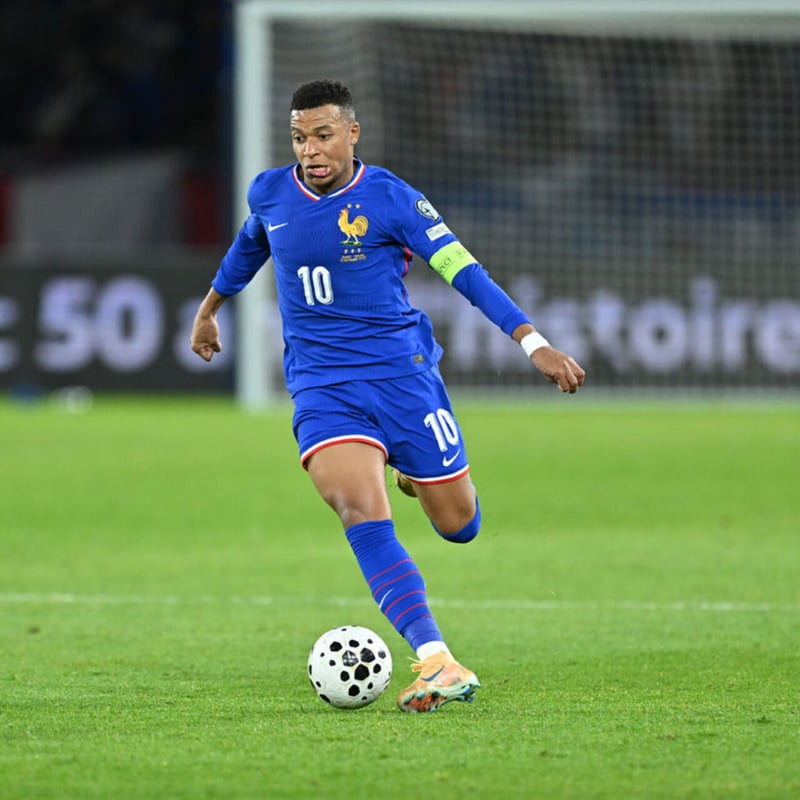 Mbappe, Messi ve Ronaldo'yu solladı!