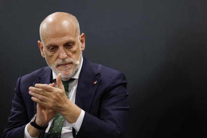 Telefónica y Dazn seguirán compartiendo los derechos de TV de LaLiga hasta 2032 por 1.050 millones al año