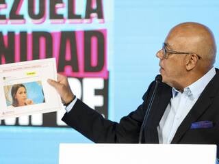 La lauréate du prix Nobel de la paix sera considérée « fugitive » si elle quitte le Venezuela pour recevoir son prix