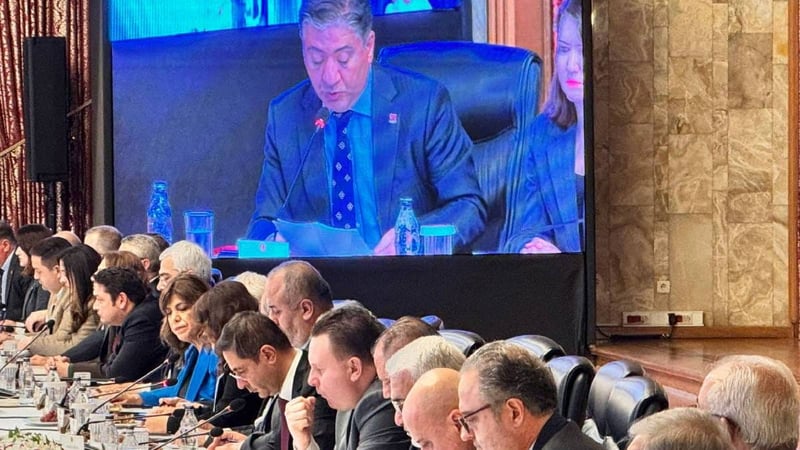 CHP Grup Başkanvekili Murat Emir komisyon toplantısında duyurdu: CHP İmralı’ya gitmiyor