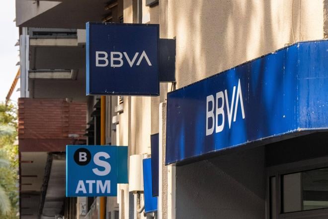 Más de 9.000 trabajadores del Sabadell acuden a la fiesta del banco para celebrar el fracaso de la OPA del BBVA