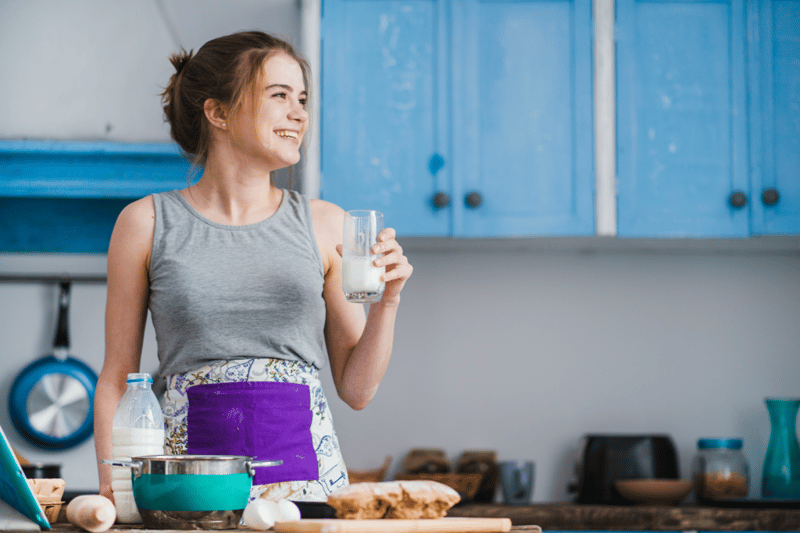 Leche entera, desnatada o semi: la nutrición sigue sin aclararse y nosotros seguimos improvisando