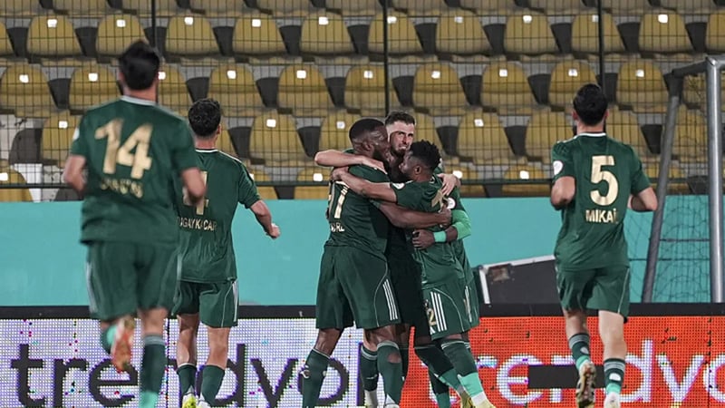 Esenler Erokspor evinde galip!