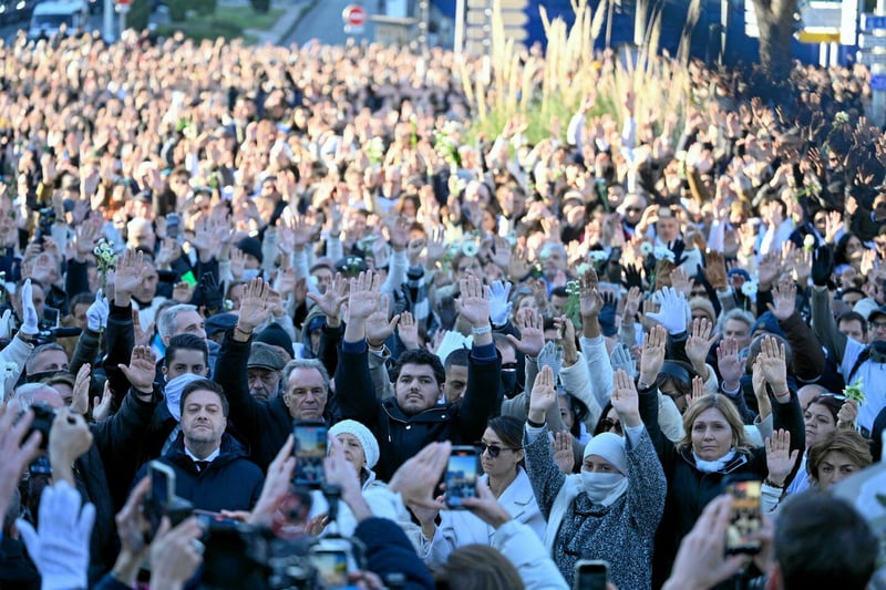 « Justice pour Mehdi ! » : à Marseille, une marche blanche contre le narcotrafic